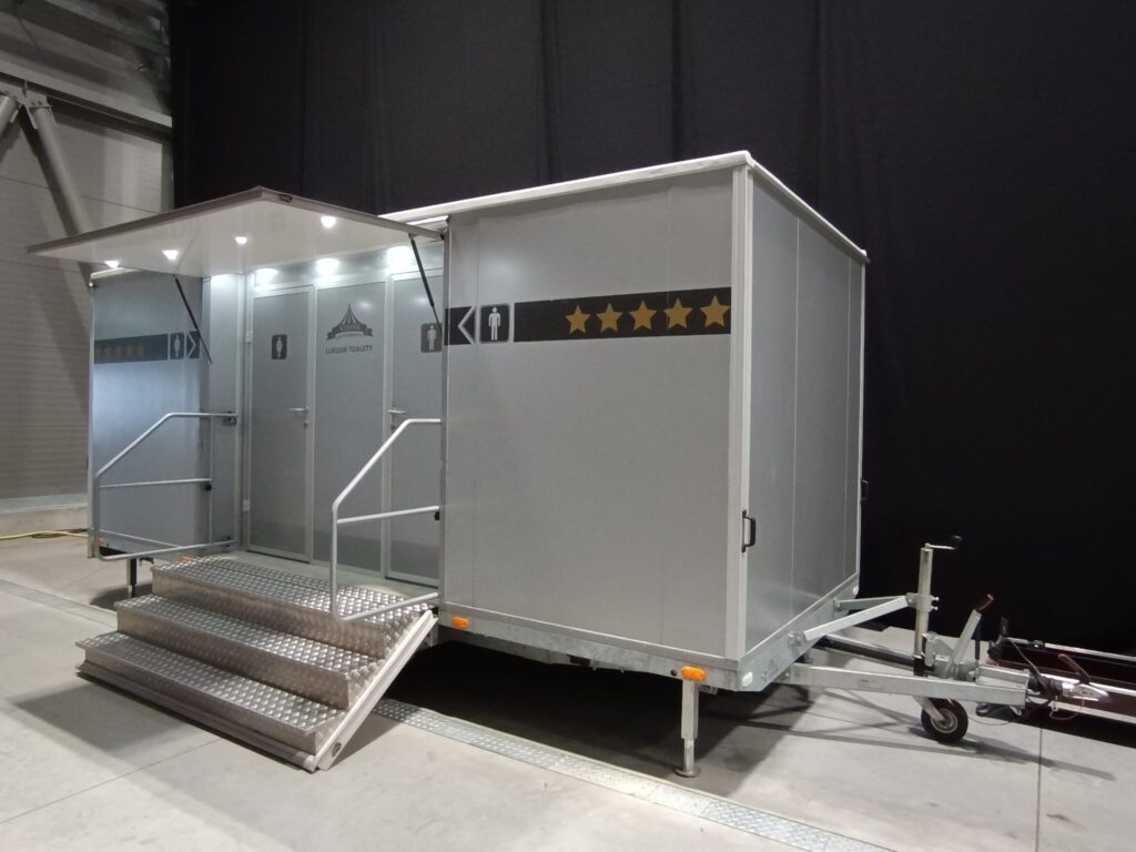 sanitární přívěs XL, pronájem Štefek (1)